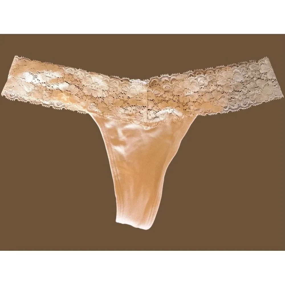 VINTAGE NWT Victoria's Secret  Cotton Lace Waist extra Low-Rise Thong‎ Panties M